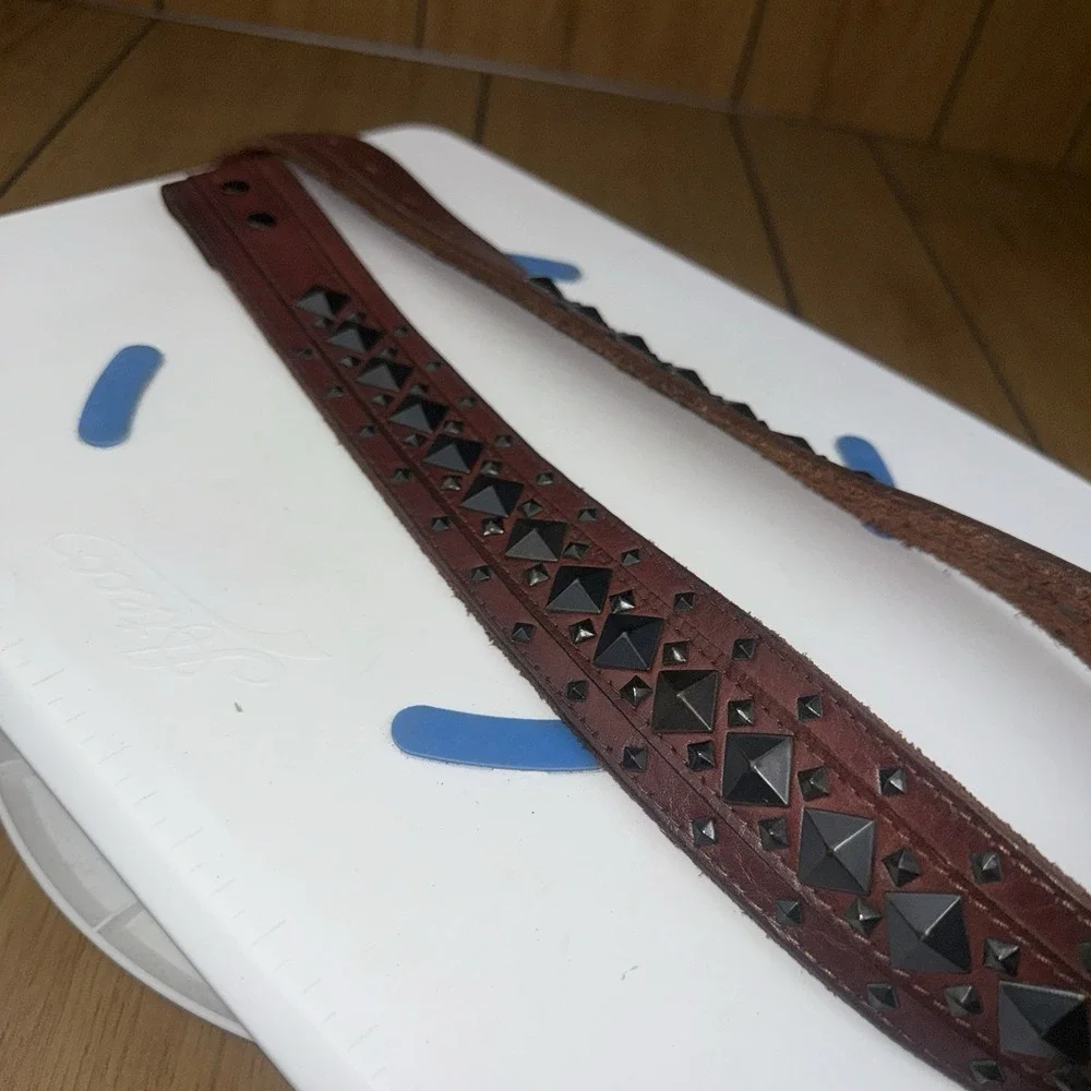AFFLICTION - LIVE FAST‎  Vintage Square Studded Leather Belt M